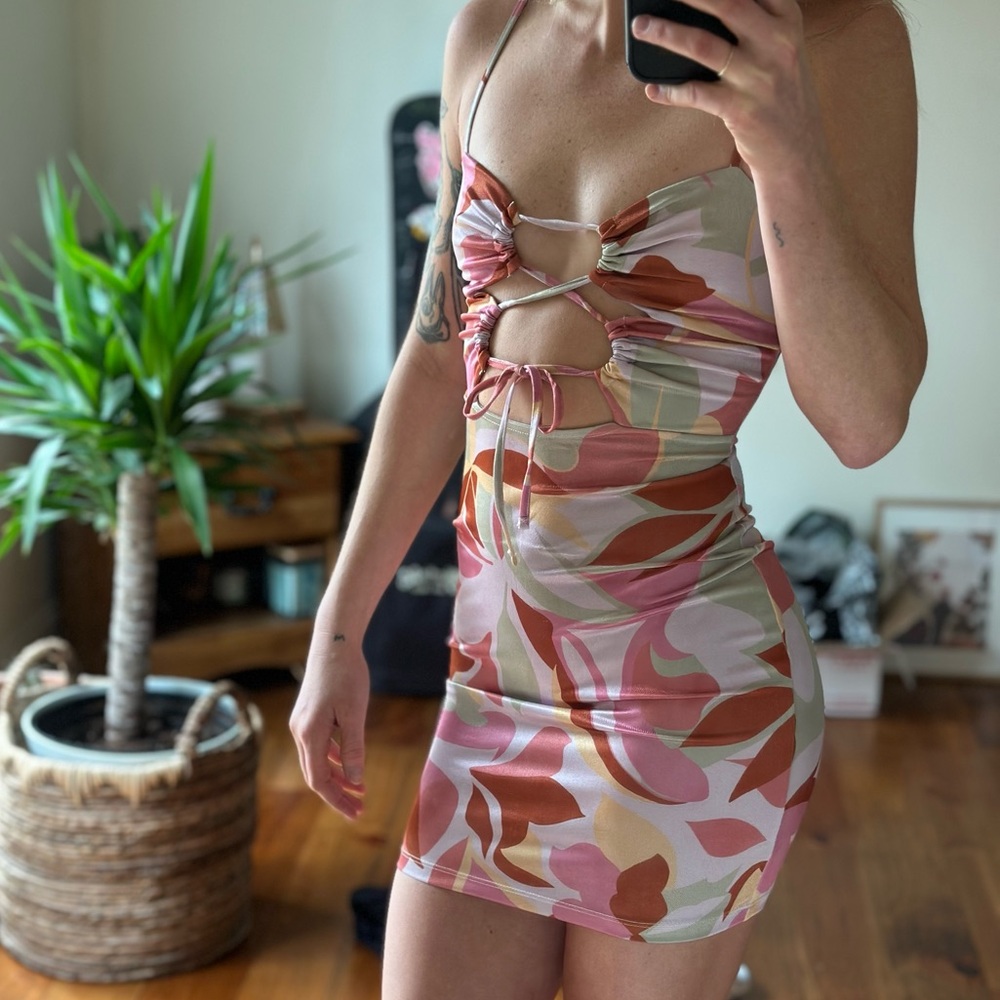 ASOS Abstract Minidress - Picture 3 of 3